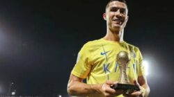 Ronaldo Bawa Al Nassr Raih Trofi Juara Liga Champions Arab